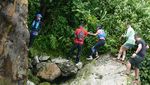 Basah-basahan di Curug Hordeng Sentul Lebih Dulu, Makan Nasi Liwet Kemudian