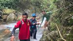 Basah-basahan di Curug Hordeng Sentul Lebih Dulu, Makan Nasi Liwet Kemudian