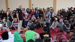 Ganjar Bertemu Penderas Kelapa di Banjarnegara Ingatkan Keselamatan Kerja