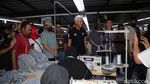 Ganjar Serap Aspirasi Buruh Pabrik di Banjarnegara