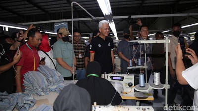 Ganjar Serap Aspirasi Buruh Pabrik di Banjarnegara