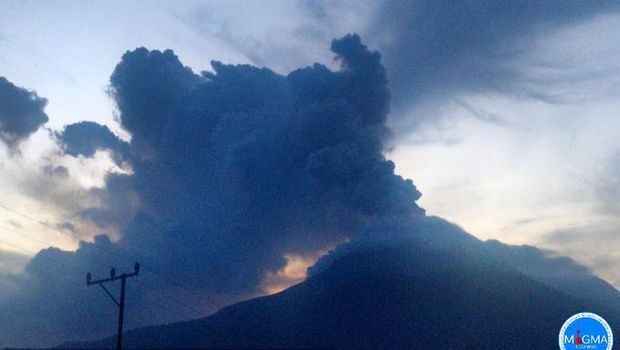 Gunung Lewotobi Laki-laki erupsi (Foto: dok PVMBG)