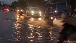 Diguyur Hujan Deras Jalanan di Sidoarjo Terendam Banjir