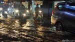 Diguyur Hujan Deras Jalanan di Sidoarjo Terendam Banjir