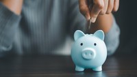 Duh! In This Economy, Warga RI Mulai Kurangi Menabung