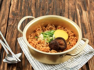 Lagi Diet, Masih Boleh Makan Mie Instan? Begini Saran Dokter Gizi