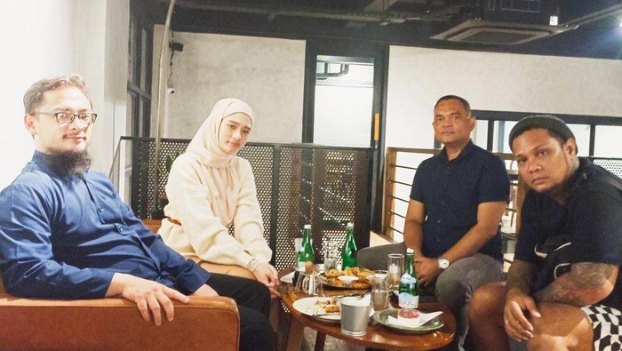 Inara Rusli bertemu dengan Virgoun