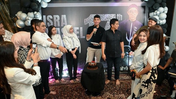 isra Mashel, anak Sandy Arifin rayakan ulang tahun ke-17.