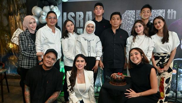 isra Mashel, anak Sandy Arifin rayakan ulang tahun ke-17.