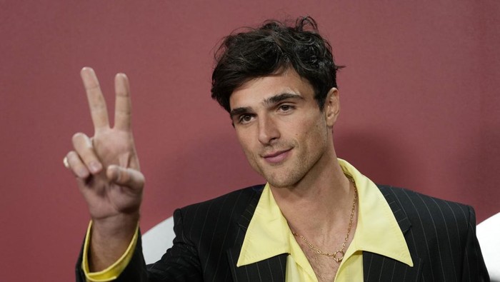 Actor Jacob Elordi poses at GQs Men of the Year Party at Bar Marmont, Thursday, Nov. 16, 2023, in Los Angeles. (AP Photo/Chris Pizzello)