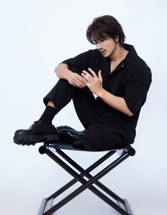 Tepat pada 1 Januari 2024 aktor asal Taiwan Jerry Yan resmi berusia 47 tahun. Meski sudah di usia yang tak muda lagi namun dirinya tetap terlihat menawan. Foto: Instagram/@jerry_yan_official