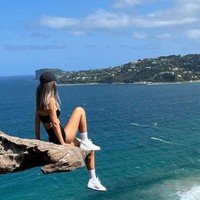 Jessica Du adalah model asal China yang dikenal suka olahraga dan beraktivitas ekstrem. Foto: Instagram Jessica Du