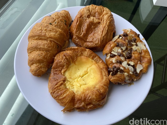 Just Better Stuff, croissant kaki lima yang hits di Cipete