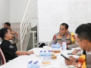 Kapolda Sulsel Irjen Andi Rian Kunjungi Kantor detikSulsel, Bahas Pemilu Damai