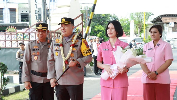 Kapolresta Banyuwangi yang Baru Kombes Nanang Haryono.
