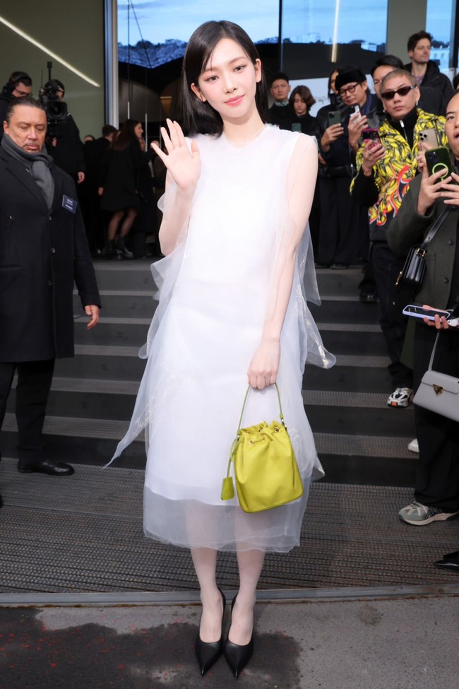 Visual grup aespa itu sukses membuktikan eksistensinya sebagai idol KPop generasi keempat. Saat terbang ke Milan, Karina aespa resmi menjadi idol KPop wanita generasi keempat yang pertama kali mencapai 10 juta followers di Instagram. Foto: dok. Instagram @karina_aespas_