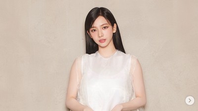 8 Pesona Karina aespa di Milan Fashion Week 2024, Pakai Gaun Prada