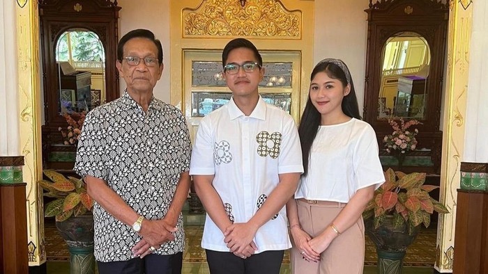 Ketum PSI Kaesang Pangarep dan istri Erina Gudono bersama Sri Sultan HB X.