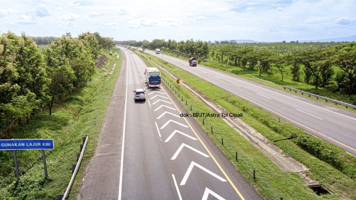 Marka Jalan Speed Reducer di Jalan Tol