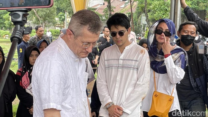 Ibunda Maxime Bouttier meninggal dunia.