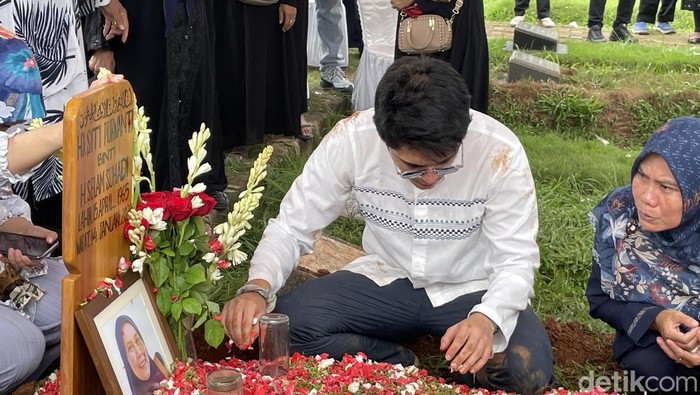 Ibunda Maxime Bouttier meninggal dunia.