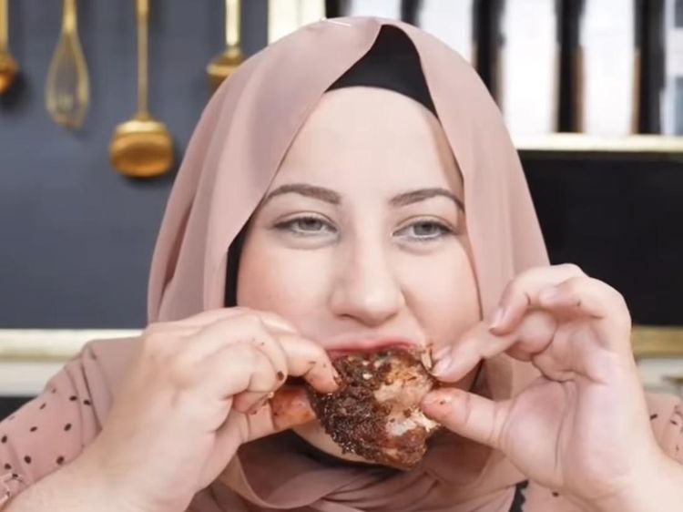 Melahirkan Anak Ke-4, Ini Momen Makan Tasyi Athasyia Saat Hamil