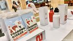 Mengintip Booth Merchandise Capres-Cawapres di FX Sudirman