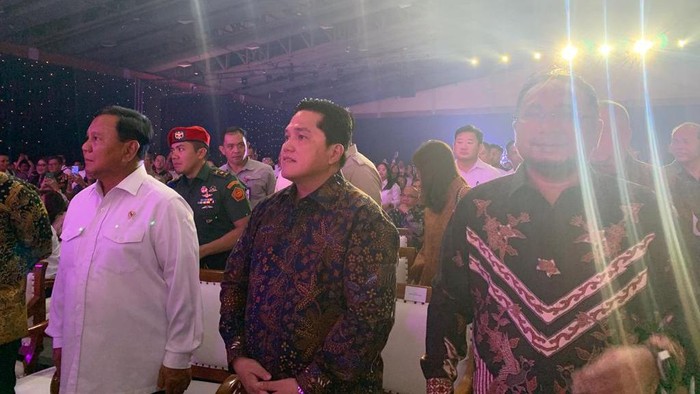 Menhan sekaligus calon presiden nomor urut 2 Prabowo Subianto menghadiri acara Peringatan Natal Kementerian BUMN di JCC, Senayan, Jakarta, Senin (15/1/2024).
