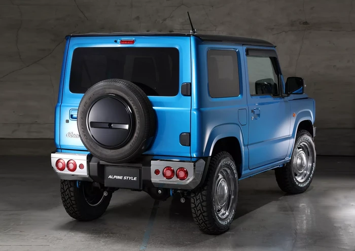 Modifikasi Suzuki Jimny ala SUV Amerika garapan Cal's Motors