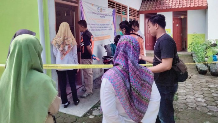 Olah TKP pencurian di SD Negeri Kemukus, Kulon Progo, Senin (15/1/2024).