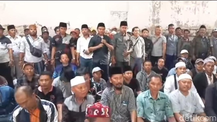 Paguyuban jukir se-Surabaya yang menyampaikan penolakan penerapan parkir nontunai dengan QRIS.