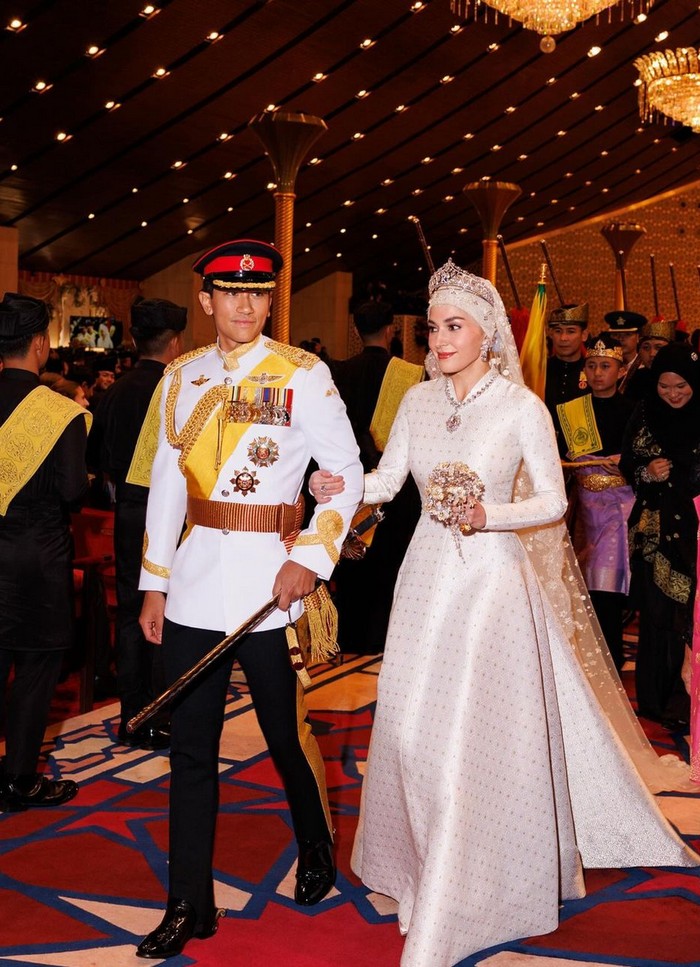 Pangeran Abdul Mateen dan Anisha Rosnah.