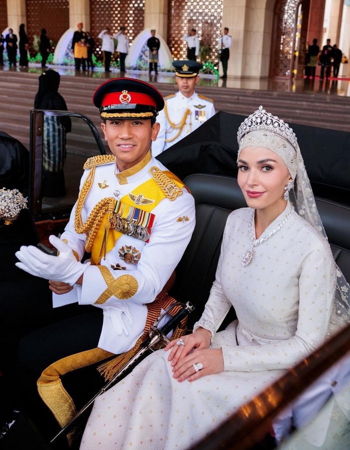 Pangeran Abdul Mateen dan Anisha Rosnah.
