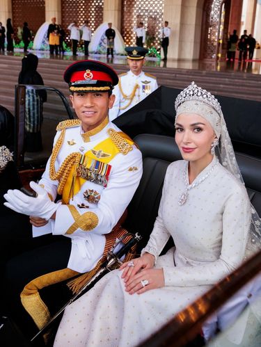 Pangeran Abdul Mateen dan Anisha Rosnah.