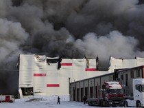 Penampakan Gudang Toko Online Terbesar di Rusia Dilanda Kebakaran
