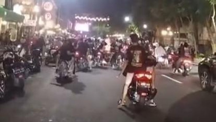 Pengeroyokan pesilat tunjungan surabaya