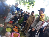 Pj Gubernur Sulsel Sidak Pasar: Harga Cabai Sudah Tak Pedas, Jadi Rp 30 Ribu