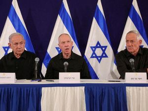 Panas Menhan Israel vs Netanyahu hingga Angkat Kaki dari Rapat