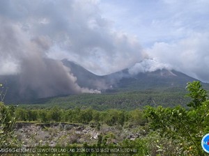 Erupsi Gunung Lewotobi Laki-laki, 477 Warga Flores Timur Mengungsi ke Sikka