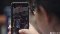 Mereka menuntut untuk melakukan pemeriksaan secara mendalam terhadap dampak pembuangan limbah di perairan Jepang serta hasil kekayaan laut yang bersumber dari perairan di Jepang di lokasi pembuangan.