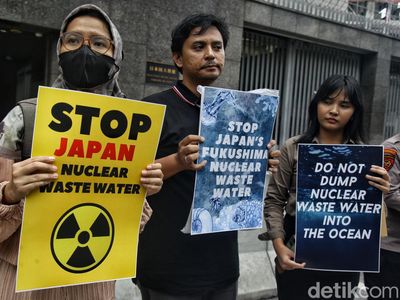 Protes Pembuangan Limbah Nuklir Fukushima ke Laut