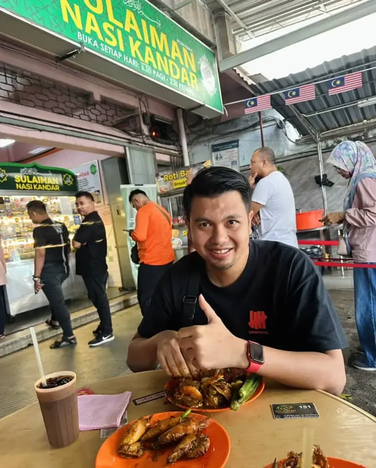 Jadi yang pesan paling banyak, bayar Rp 260 ribu untuk makan di warung ini