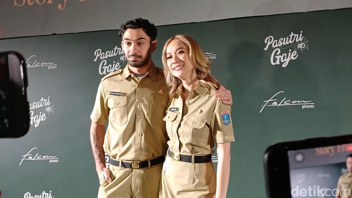 Reza Rahadian dan Bunga CItra Lestari.