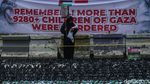 Ribuan Sepatu Anak Mejeng di Depan Kedubes AS, Ada Apa?