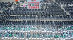 Ribuan Sepatu Anak Mejeng di Depan Kedubes AS, Ada Apa?