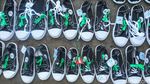 Ribuan Sepatu Anak Mejeng di Depan Kedubes AS, Ada Apa?