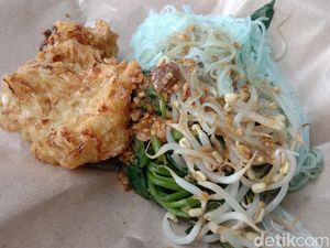 Pedas Asem Rumbah Kangkung Darinih yang Kesohor di Indramayu