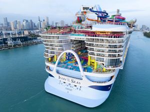 Kekhawatiran Emisi Metana di Balik Pelayaran Kapal Pesiar Icon of the Seas