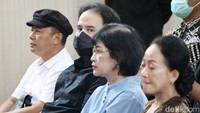 12 senjata ilegal itu terdiri atas 7 pucuk senjata api, 4 pucuk airsoft gun, dan 1 pucuk senapan angin. Selain itu, penyidik menyita 2.157 butir peluru, kelengkapan magasin, amunisi, dan aksesori senjata api lainnya. Atas perbuatannya, Dito dijerat dengan Pasal 1 ayat 1 UU Darurat RI Nomor 12 tahun 1951 dengan ancaman hukuman paling tinggi 20 tahun penjara.