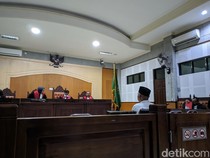 2 Eks Kadis ESDM NTB Terdakwa Korupsi Pasir Besi Dituntut 12 dan 9 Tahun